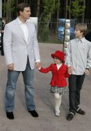Katerinchyuk with children
