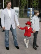 Katerinchyuk with children