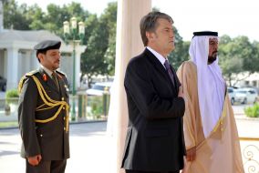 Халіфа бен Зайд аль-Нахайян та Віктор Ющенко