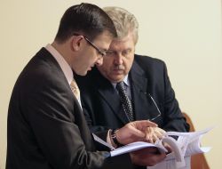 Igor Umansky ad Vladimir Khandogy