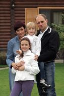Arseniy Yatsenyuk with family