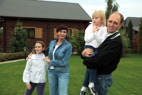 Arseniy Yatsenyuk with family