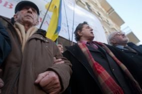 Участники акции ”Живая цепь”