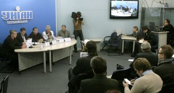 Участники пресс-конференции