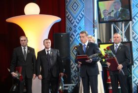 Юрий Мельник