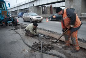 Employees of road service