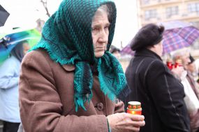 Пожилая женщина