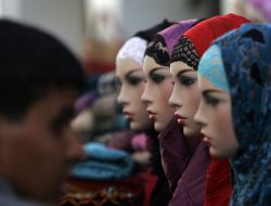 Манекены с женской одеждой