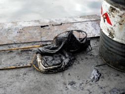 A rag is in fuel oil