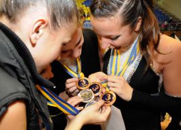 Учасниці змагань Кубка України з черлідінгу