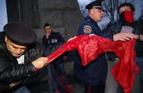 Valentin Doroshenko does not give a flag