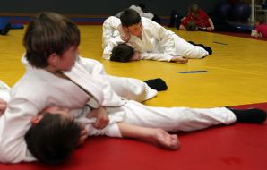 Hand-to-hand fighting