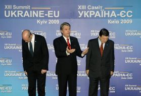Viktor Yushchenko, Jose Manuel Barroso and Fredrik Reinfeldt