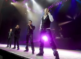 Хауи Дороу, Брайан Литтрелл, Эй Джей Маклин и Ник Картер