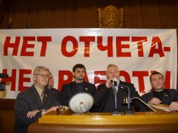 The deputies of Crimea Parliament lock a tribune