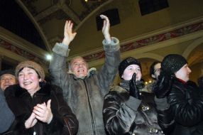 An audience applaud