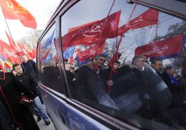 Участники марша против фашизма