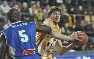 В’ячеслав Кравцов та Уче Нсонву