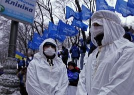 Picketing of building of Cabinet