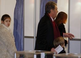 Viktor Yushchenko with children