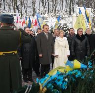Laying on of flowers ceremony