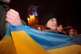 Учасники акції ”Акт Злуки - тримаймося за руки”