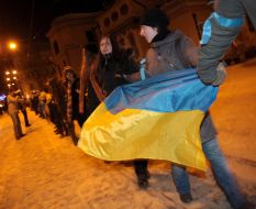 Учасники акції ”Акт Злуки - тримаймося за руки”