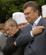Viktor Yanukovych and Leonid Chernovetsky