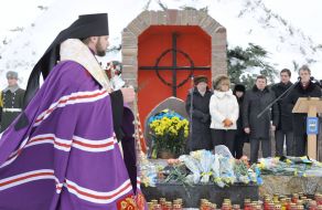 Viktor Yushchenko, bishop Illarion and Yury Pavlenko