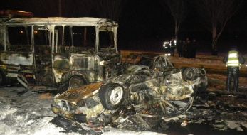 Обгоревшие автомобили