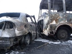 Обгоревшие автомобили