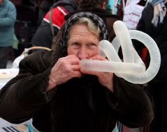 Пожилая женщина