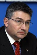 Джеймс Безан