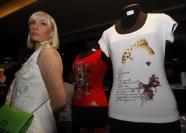 Participant of charitable auction