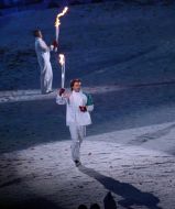 Steven Nash carries the torch