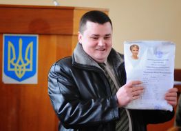 Checking the sealing of the election documentation