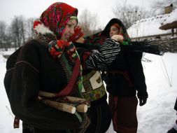 Учасниці святкування Масляної