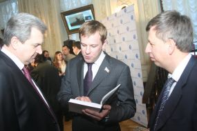 Vitaliy Homutinnik and Sergey Grinevetskiy