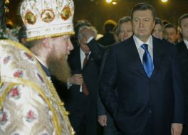 Viktor Yanukovich at divine worship