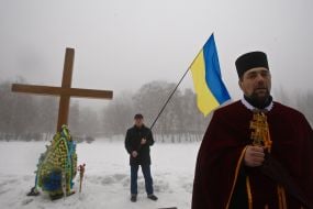 Священнослужитель