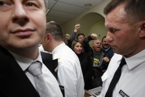 Депутатов Киевсовета не пропускают в сессионный зал