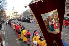 Members of the Cross prayer roads