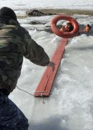 A rescuer demonstrates method the rescue of man