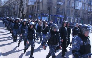 Сотрудники ”Беркута”