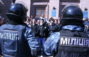 Сотрудники ”Беркута”