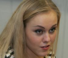 Alyosha singer (Yelena Kucher)