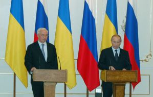 Nikolay Azarov and Vladimir Putin