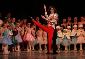 Сцена з балету ”Лускунчик”