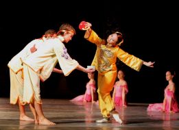 Сцена з балету ”Лускунчик”