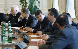 Viktor Pshonka, Viktor Kudryavtsev and Valerіy Bondyk